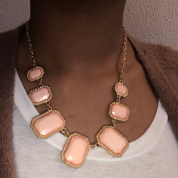 Pink jewel necklace - Picture 3 of 4